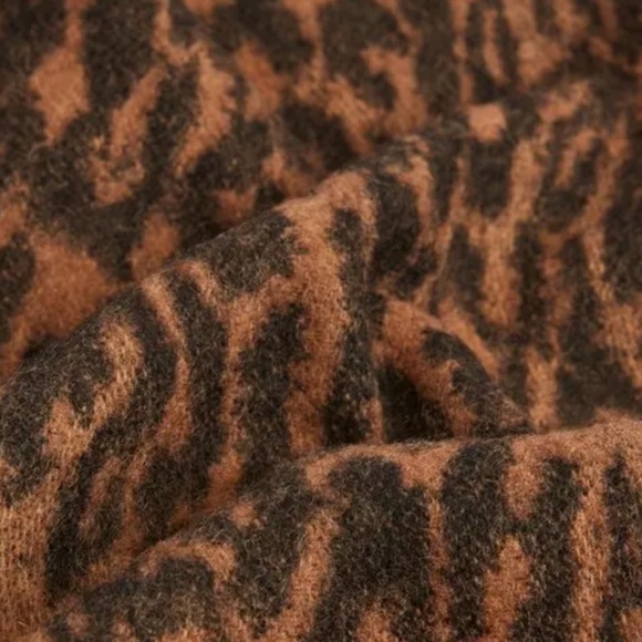 ALLSAINTS Anita Ruana Scarf Leopard - Picture 6 of 6